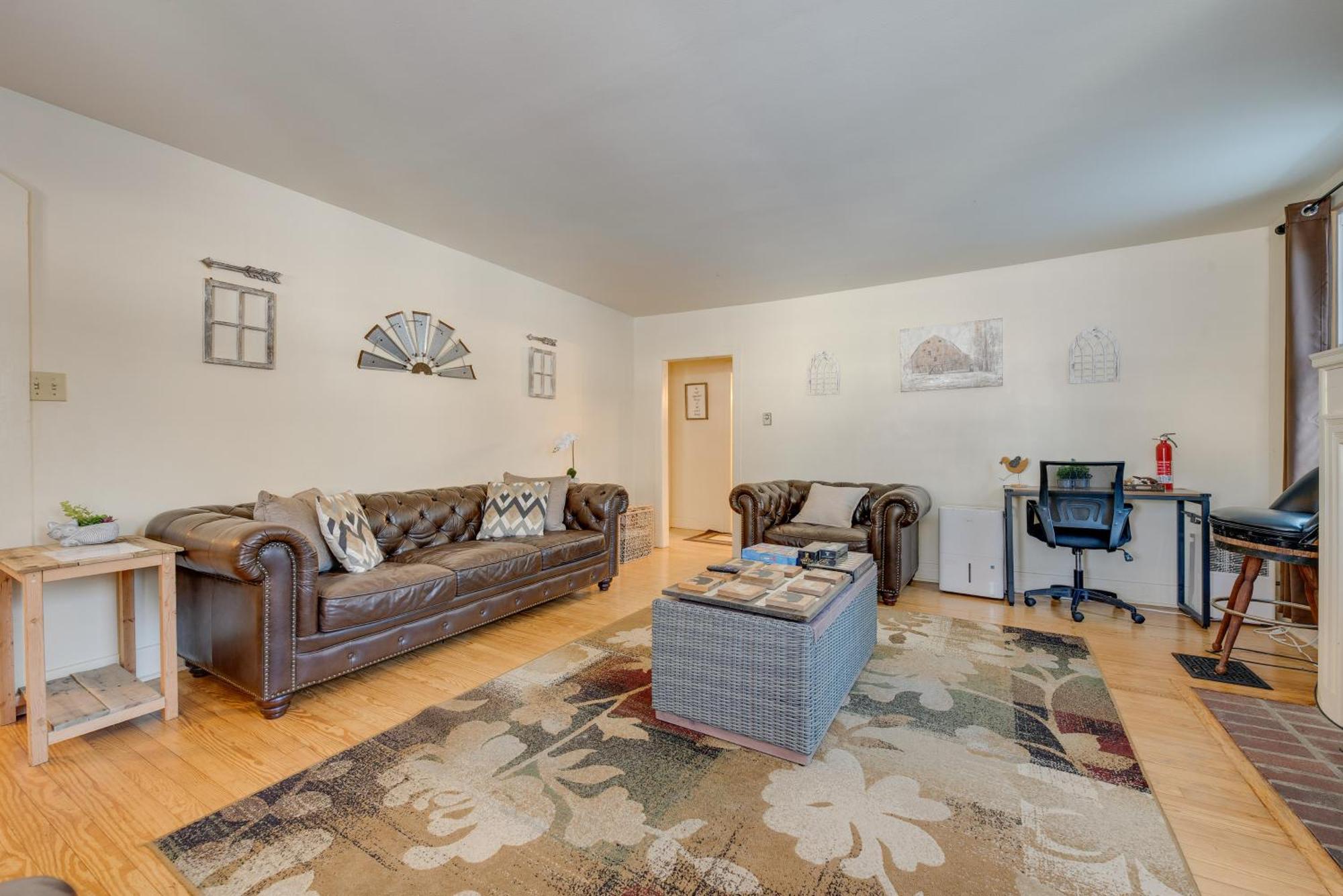Charming Vacation With Fire Pit! Holiday home Blakeslee