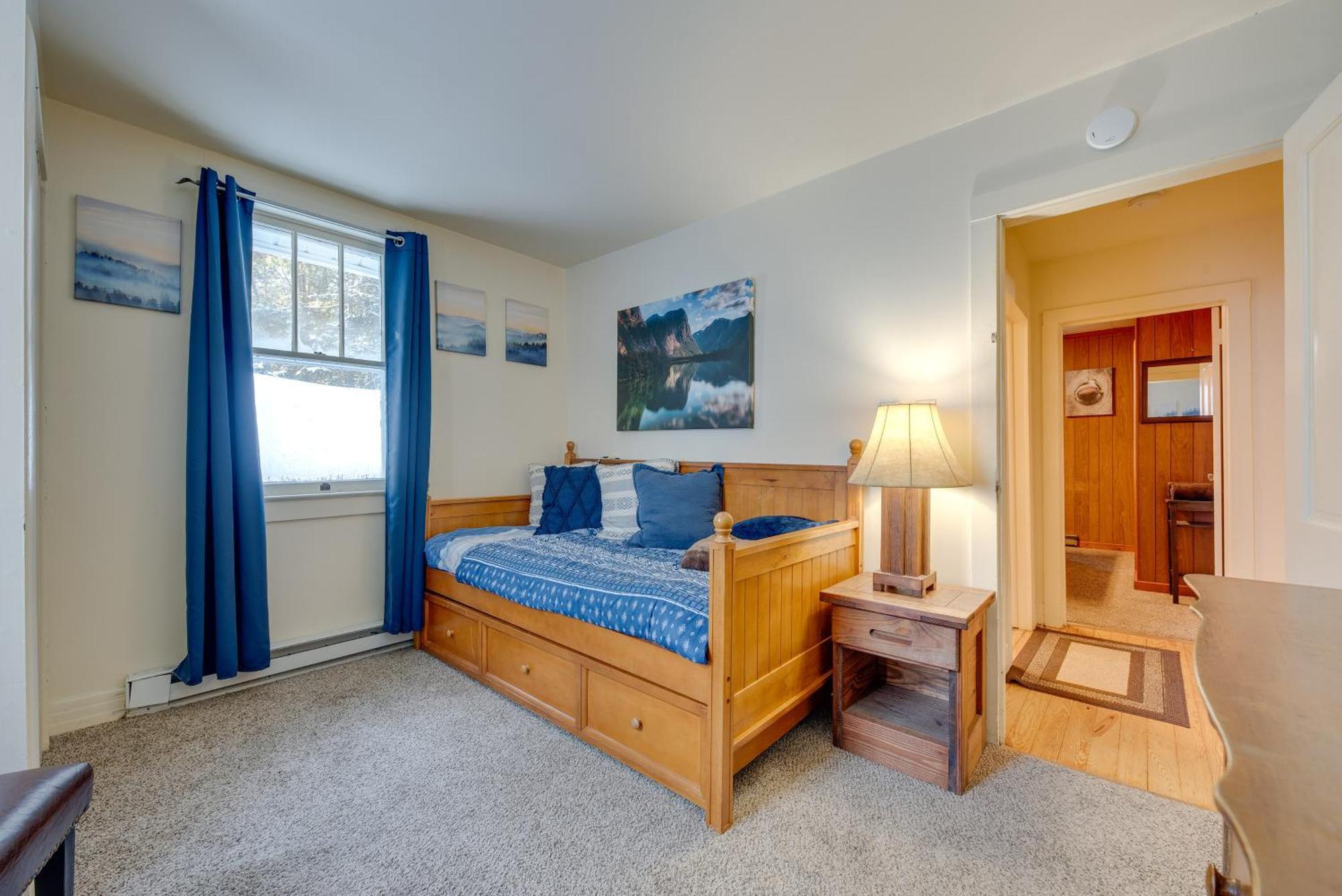 Charming Vacation With Fire Pit! Holiday home Blakeslee