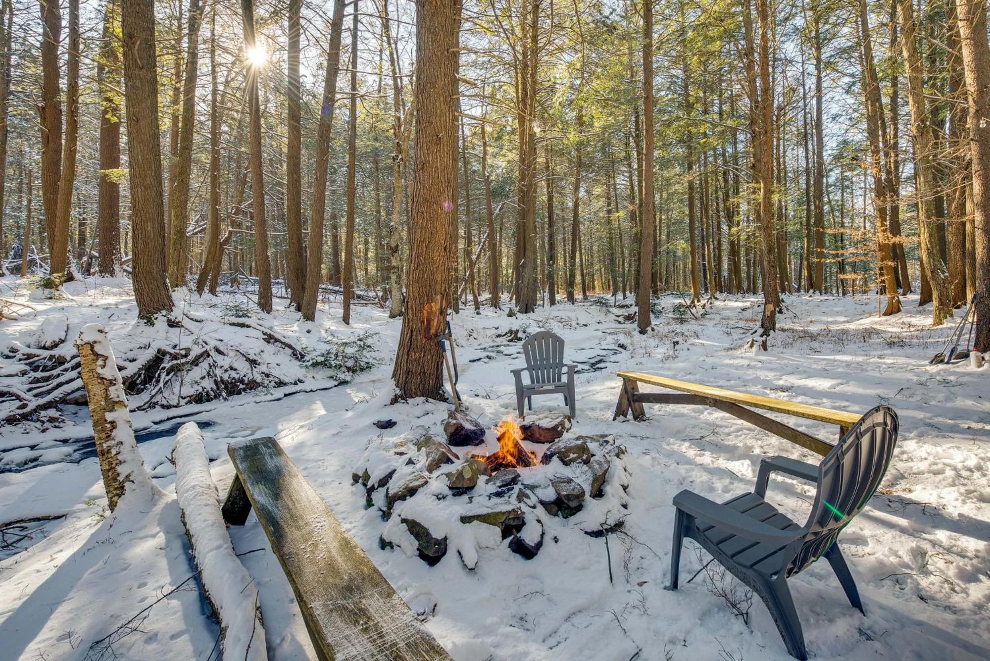 Charming Vacation With Fire Pit! Holiday home